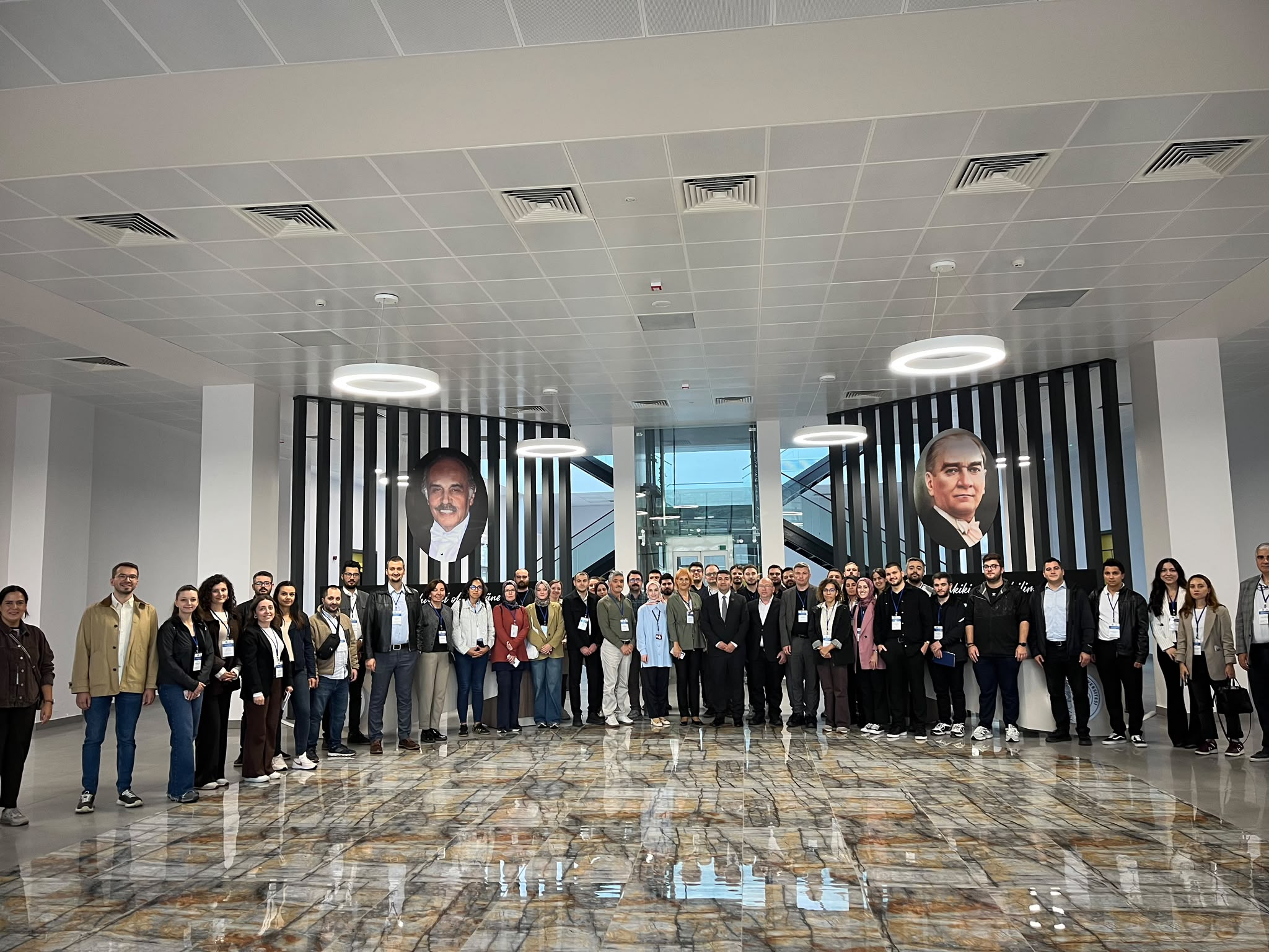 Ar-Ge Merkezleri İnovasyon Zirvesi Katılımcılarını MERLAB’da Ağırladık