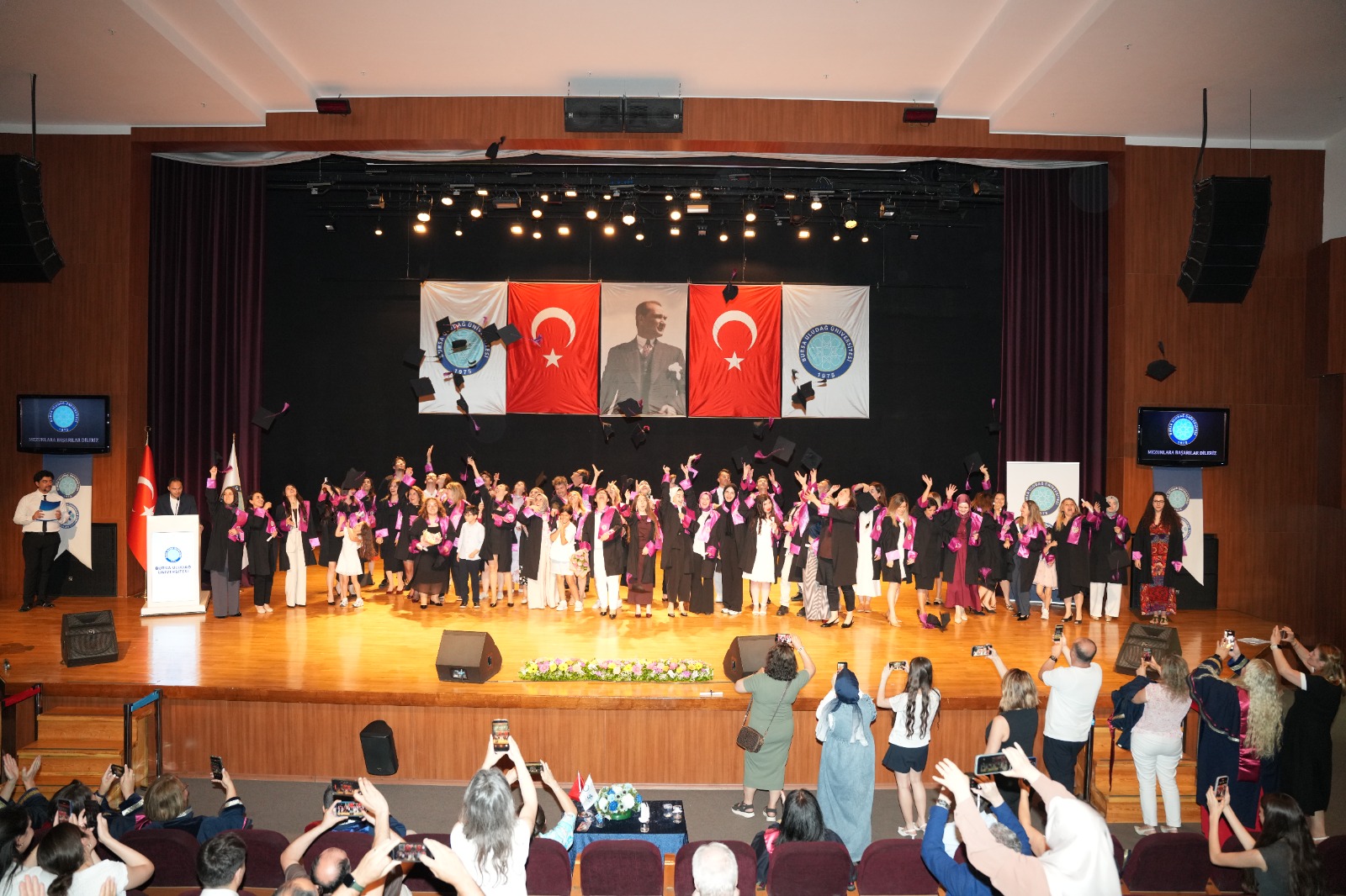 Bursa Uludağ Üniversitesi Eğitim Bilimleri Enstitüsü 2025-2026 Akademik Yılı Mezuniyet Töreni