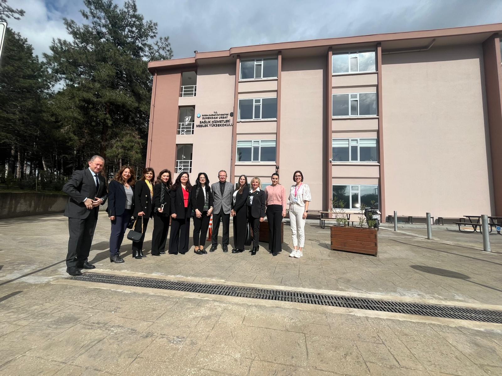 20260408110458904busader-4! ?? 