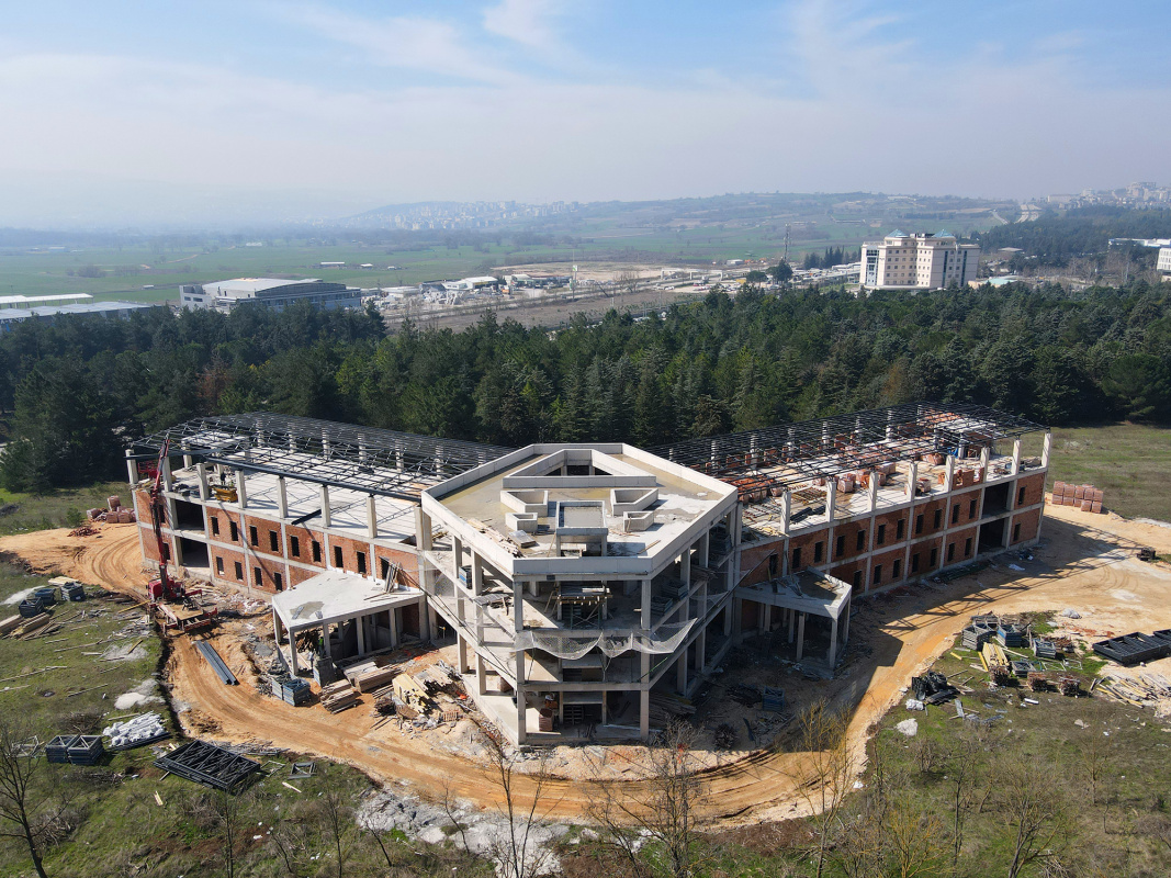 Kampüsteki inşaatlar aralıksız devam ediyor