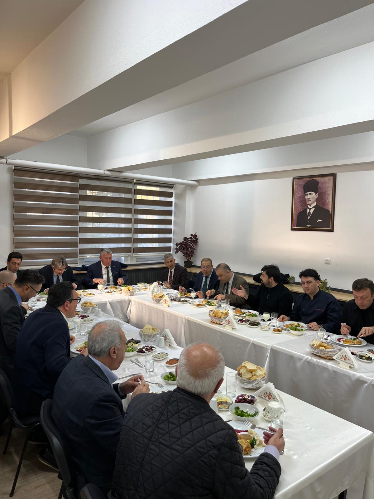 PHOTO-2025-12-09-14-39-59_2! ?? 