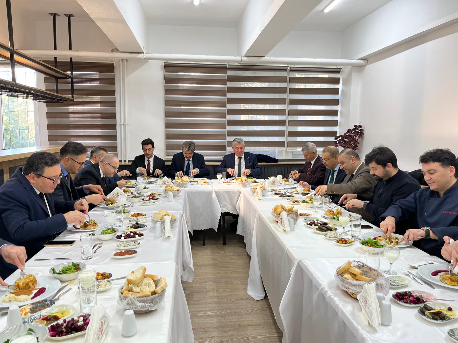 PHOTO-2025-12-09-14-39-59_3! ?? 