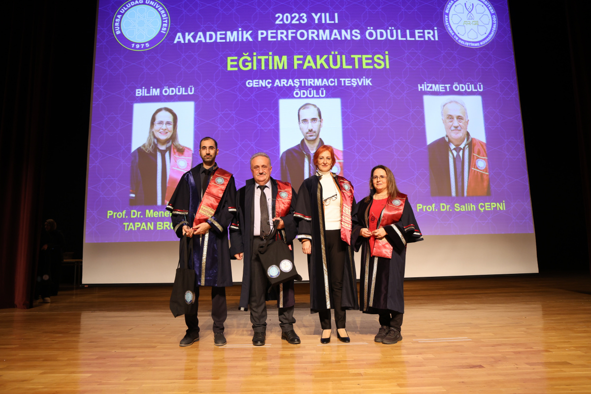  dosyalar/mategtabd/Akademik%20Performans%20%C3%96d%C3%BClleri%20Foto%C4%9Fraflar/egitim_genel3.jpg