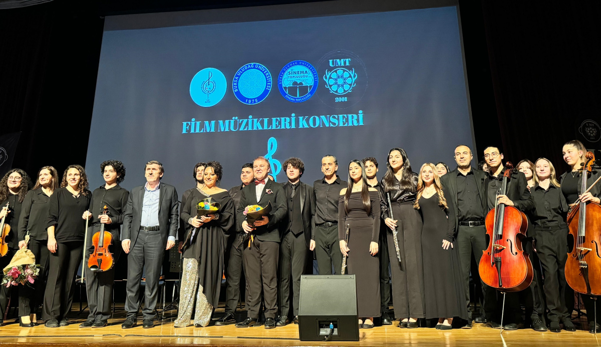  dosyalar/sahne/Haberler/ayhan_hoca_zeki_muren_konser_kapak.jpg