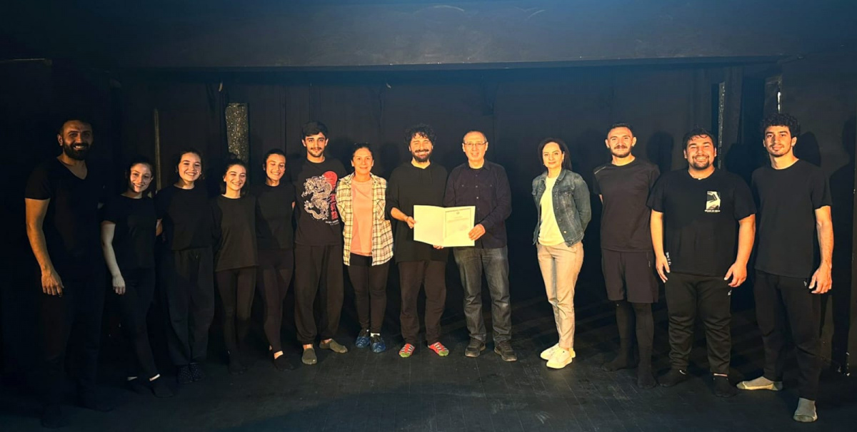  dosyalar/sahne/Haberler/commedia_3.jpg