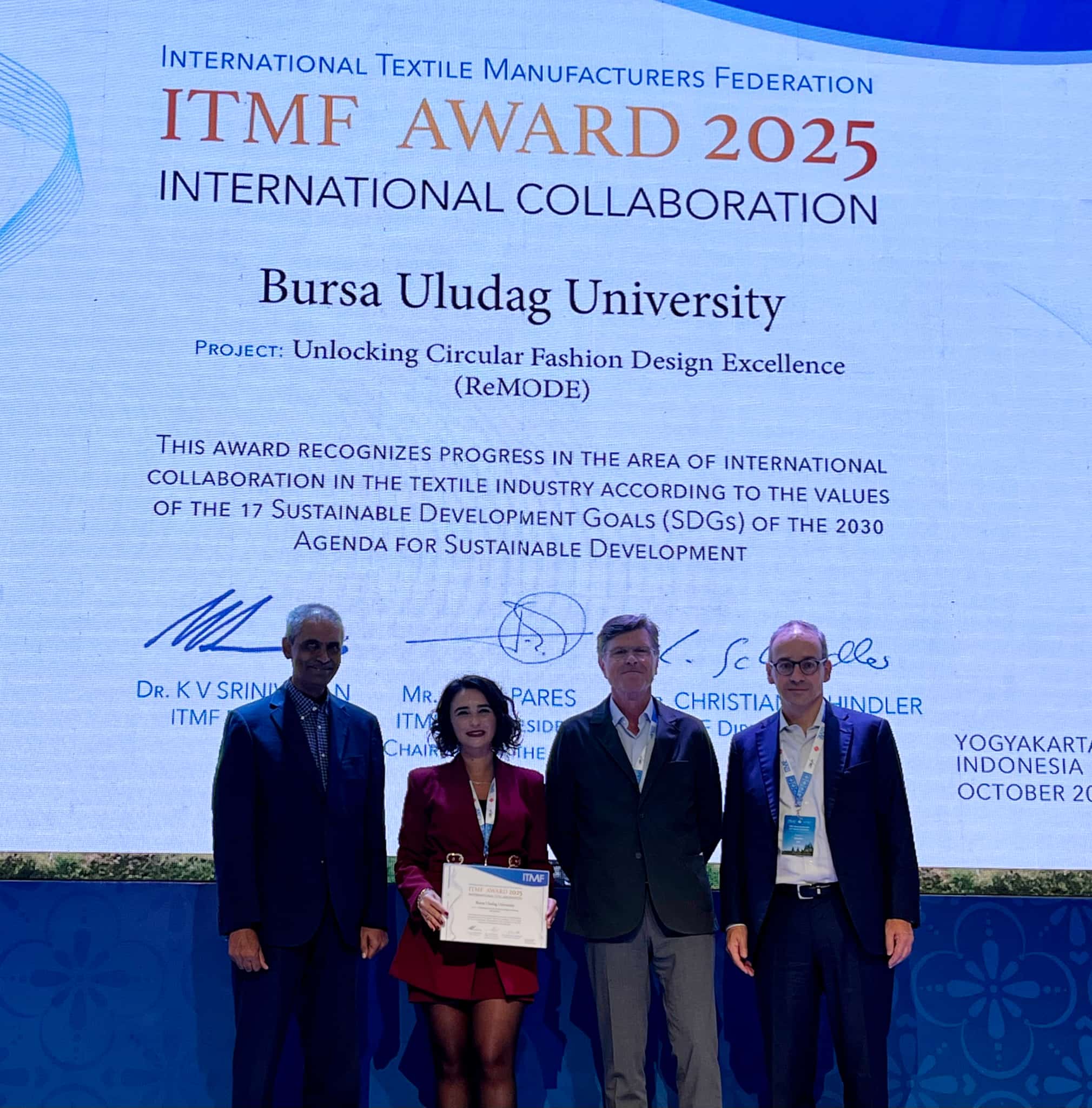 202511051205416841! ?? 