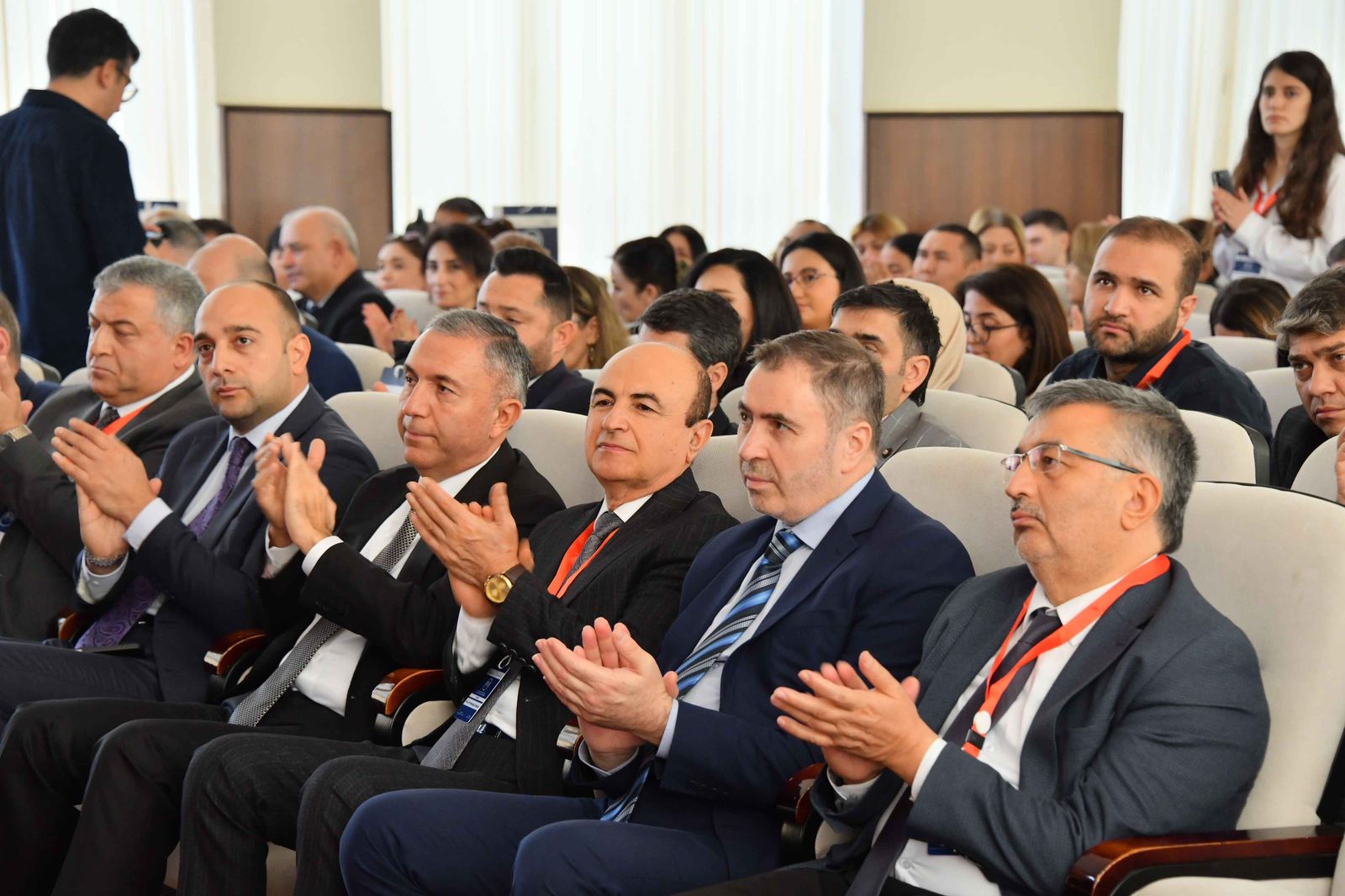 2025112009592273112.11.2025(9)! ?? 